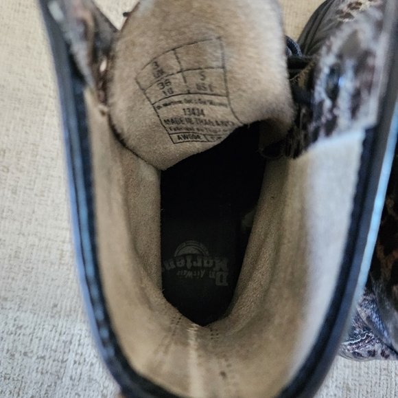 Dr. Marten Leopard Print Lace Up Leather Boots Women's Size 5 - Picture 8 of 11